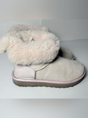 UGG Women's Pale Pink Shearling Cuff Slippers